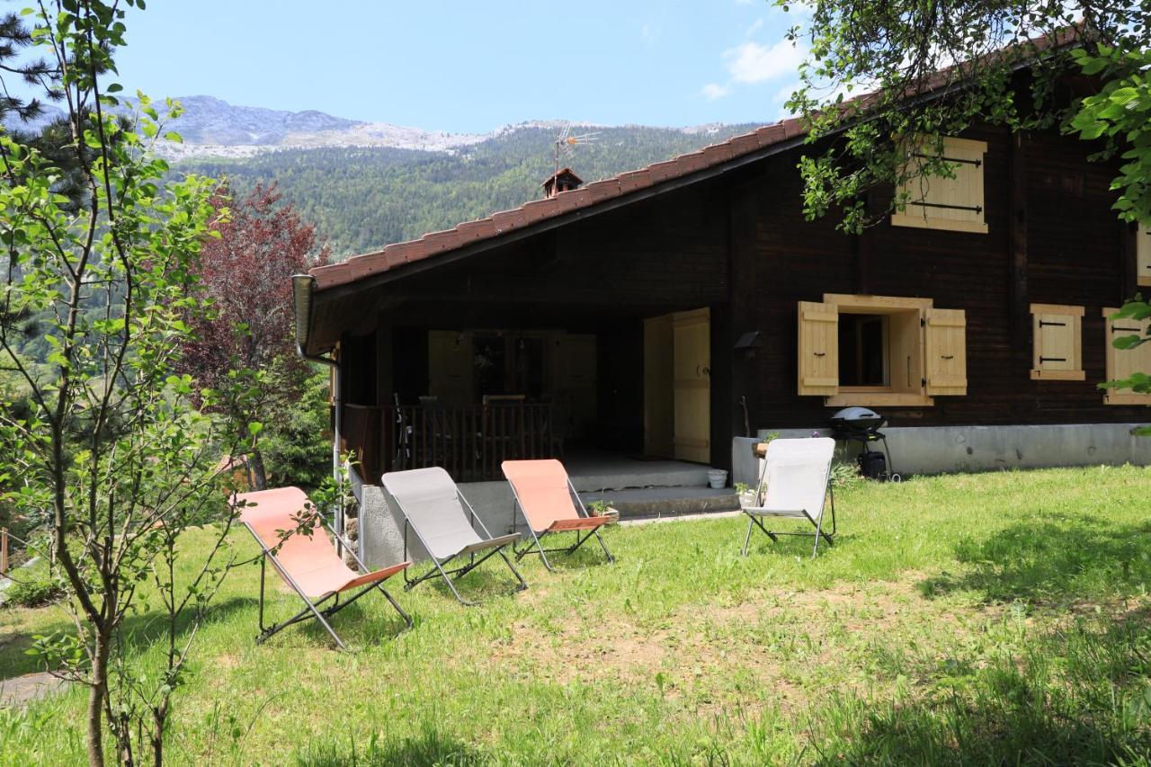 Вилла Sous Les Ecotagnes Les Villards-sur-Thones Экстерьер фото